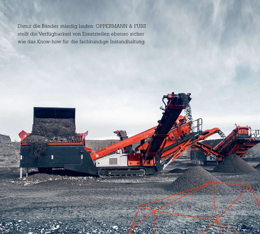 Hero-Szene: mobile Brecher im Steinbruch mit O&P-Claim und Wireframe-Grafik